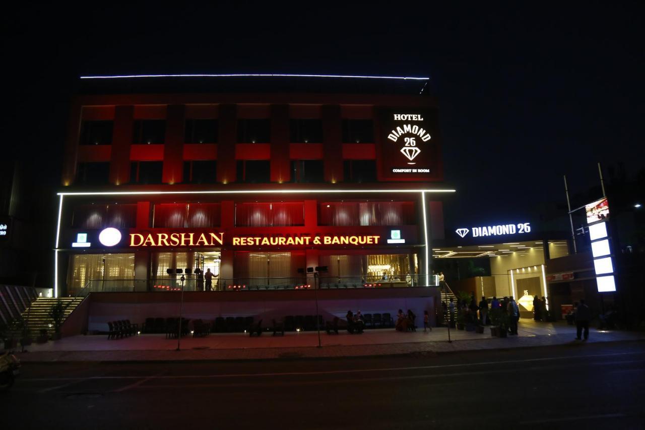 Hotel Diamond 26 수라트 외부 사진