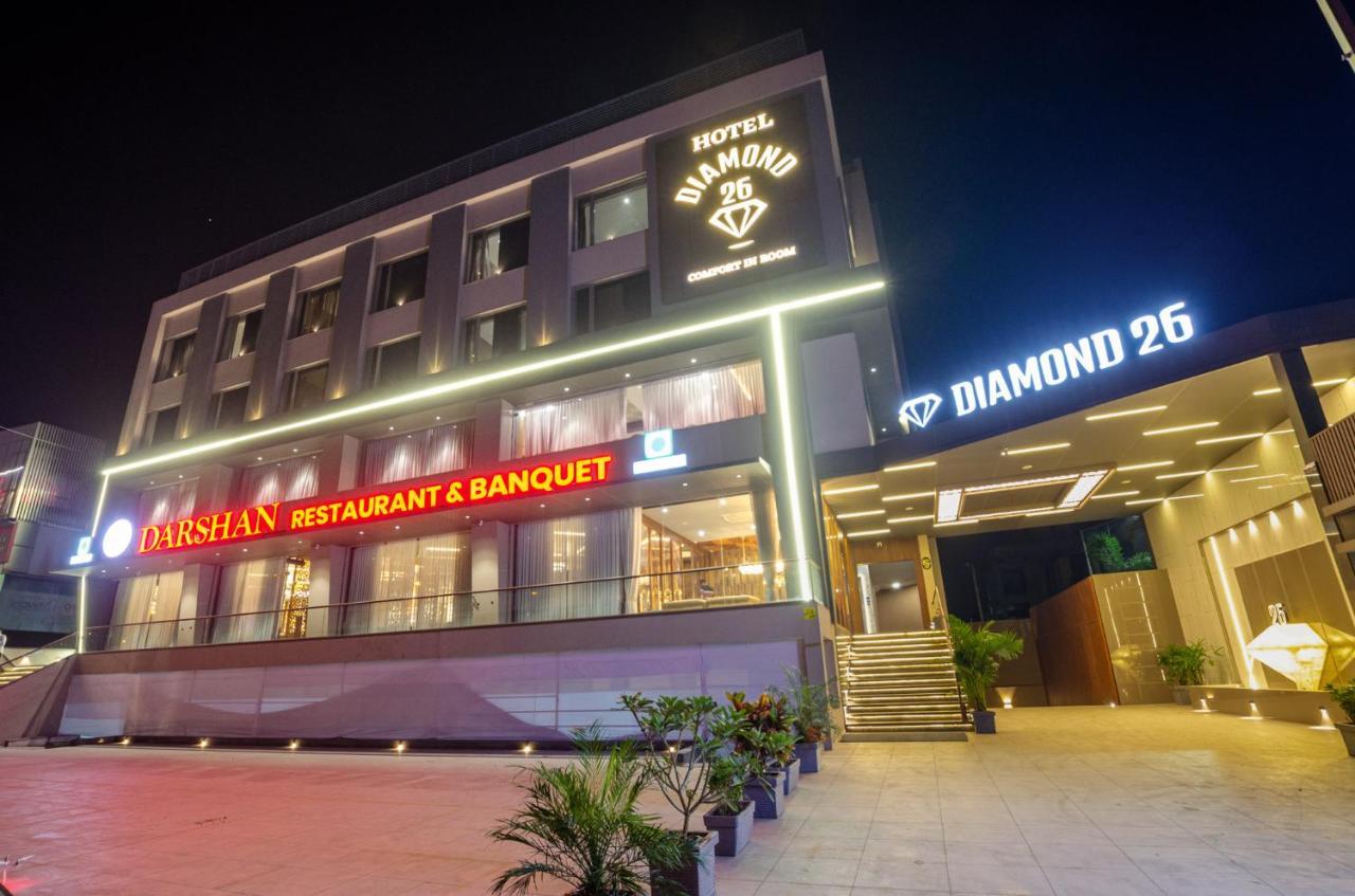 Hotel Diamond 26 수라트 외부 사진