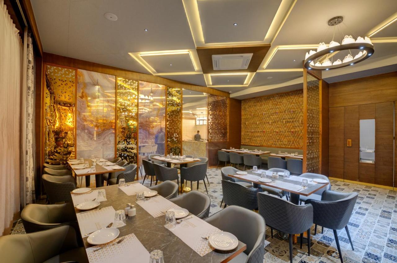 Hotel Diamond 26 수라트 외부 사진