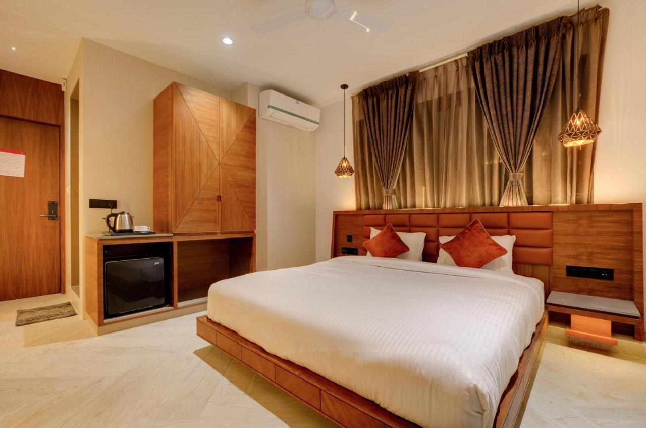 Hotel Diamond 26 수라트 외부 사진