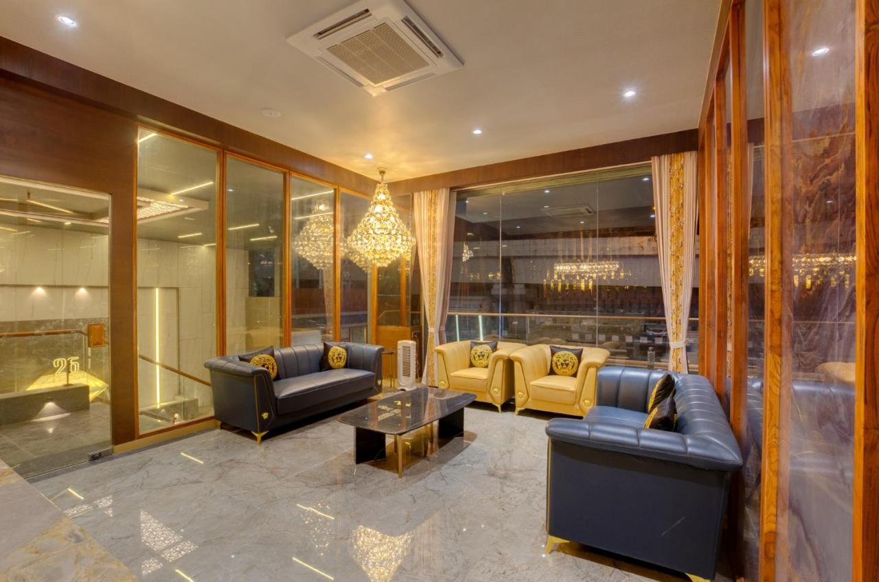 Hotel Diamond 26 수라트 외부 사진